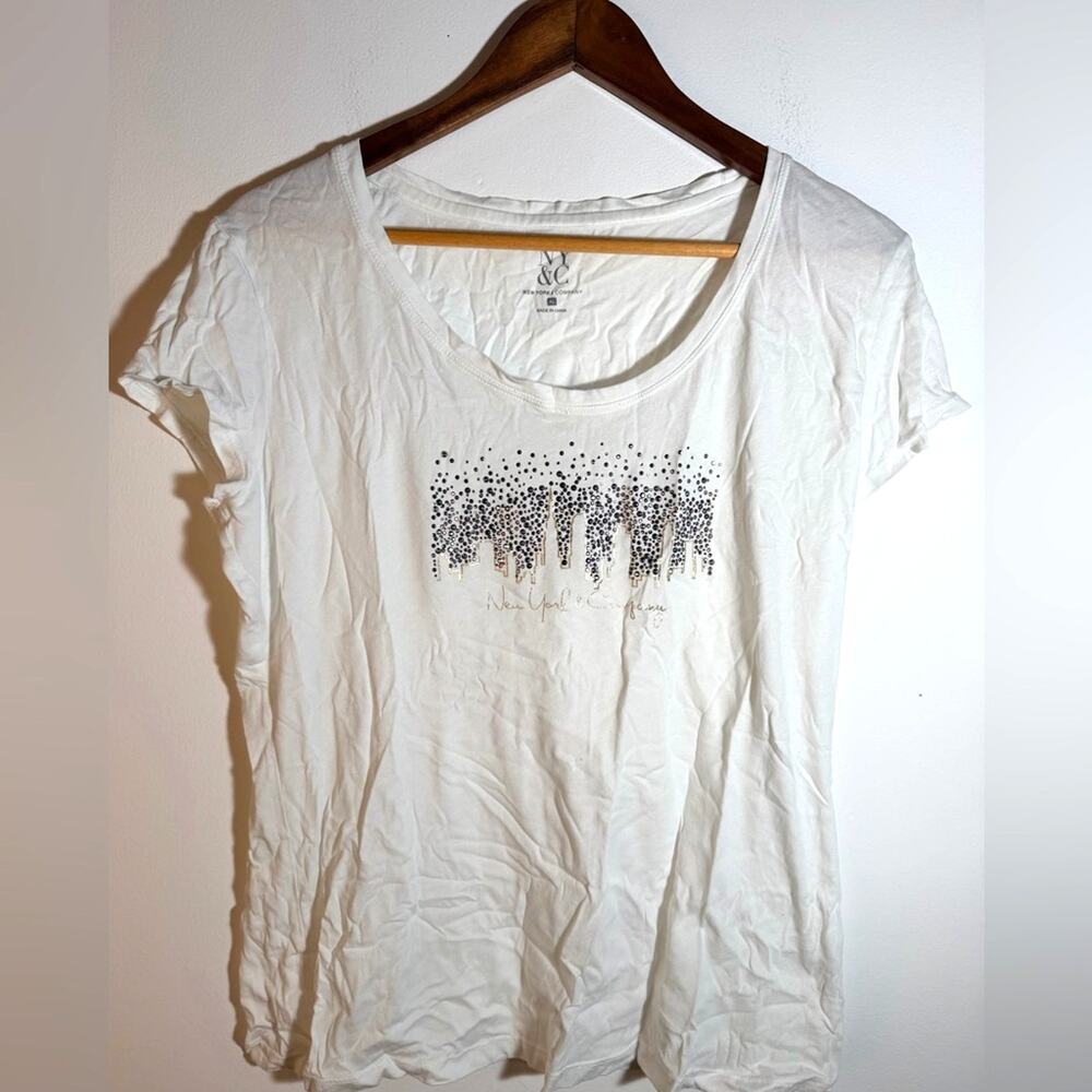 New York & Company White Graphic Tee